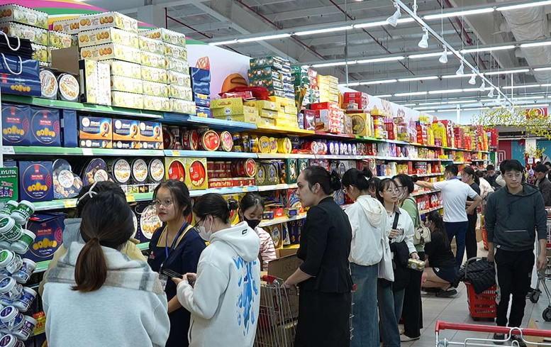 mung-4-tet-binh-ngo-2026-thi-truong-hang-hoa-vao-guong-tro-lai