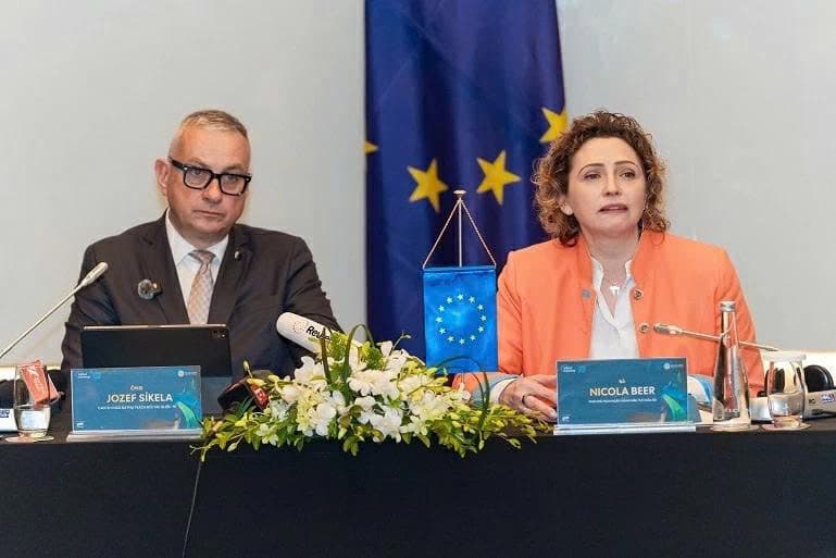 eu-dong-hanh-cung-viet-nam-thuc-day-tang-truong-ben-vung