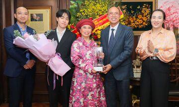 anh-hung-lao-dong-viet-nam-voi-tam-nhin-ve-thuc-pham-sach-duoc-vinh-danh-doanh-nhan-xuat-sac-asean