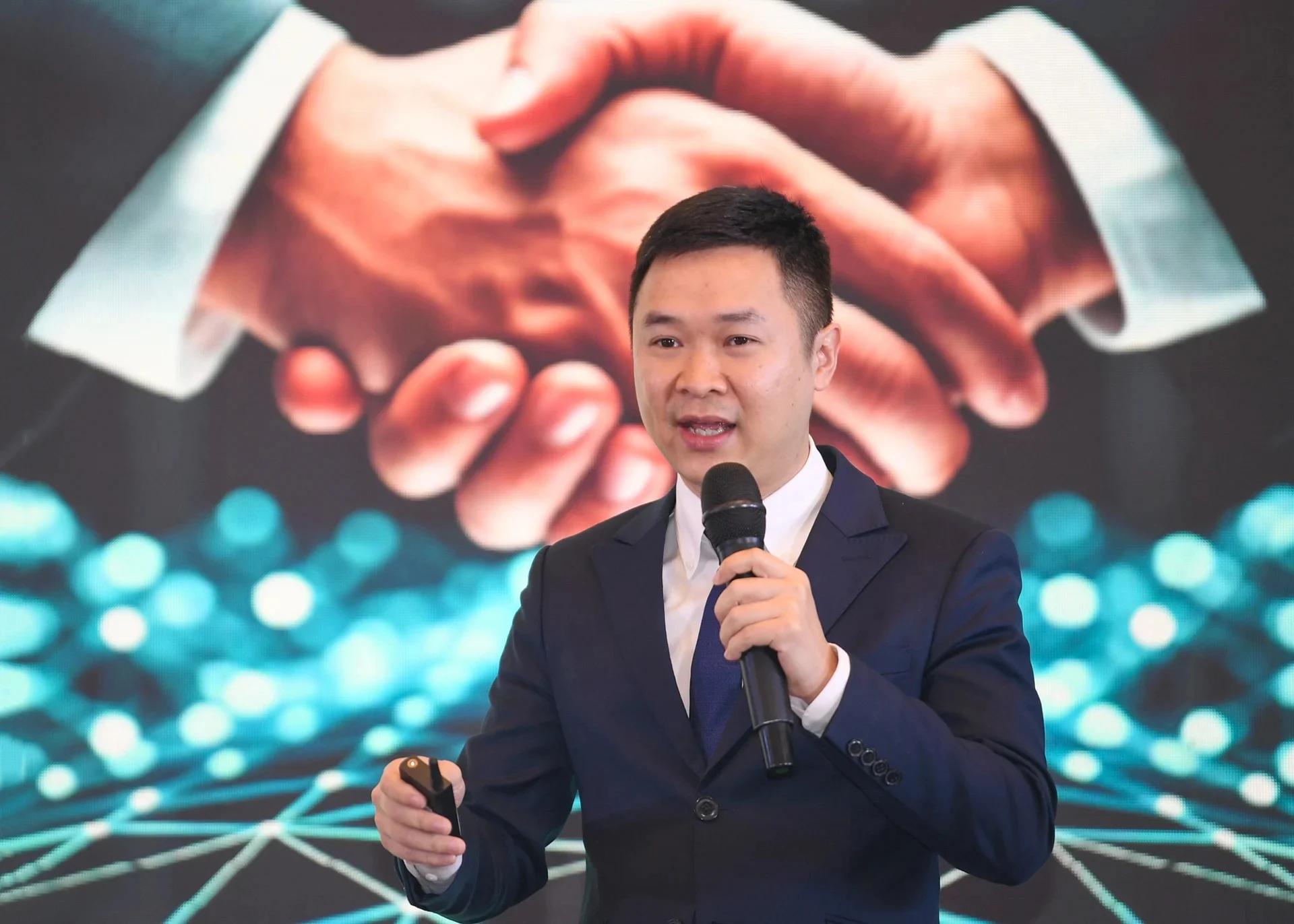 cuoc-dich-chuyen-tu-viet-nam-vat-ly-sang-viet-nam-so