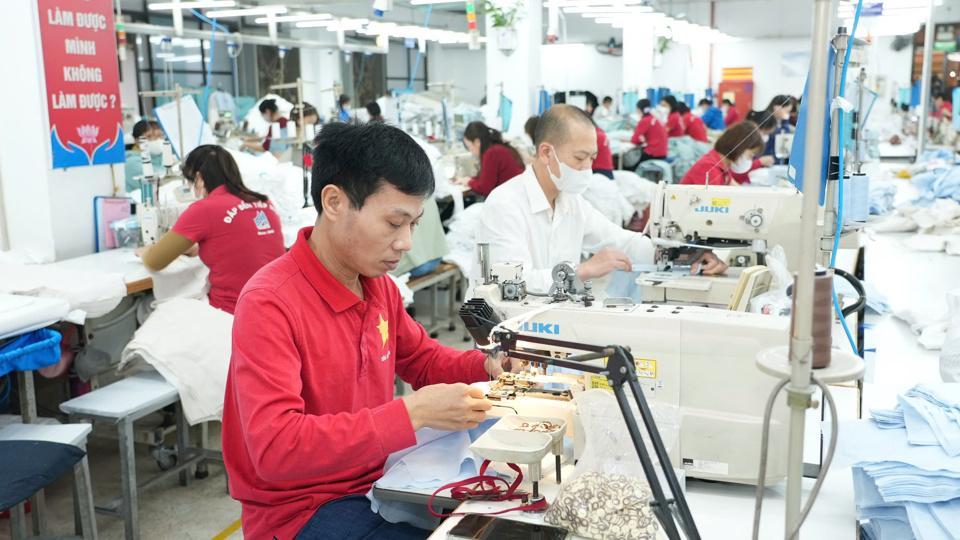 Gỡ nút thắt để doanh nghiệp bứt tốc trong kỷ nguyên mới