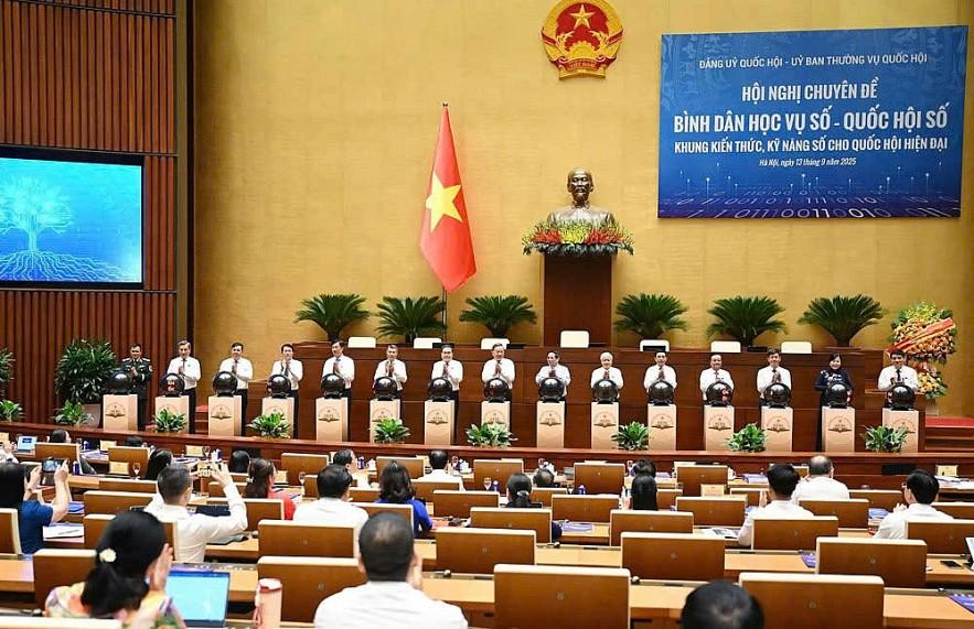 bai-3-quoc-hoi-so-no-luc-doi-moi-de-phuc-vu-nhan-dan