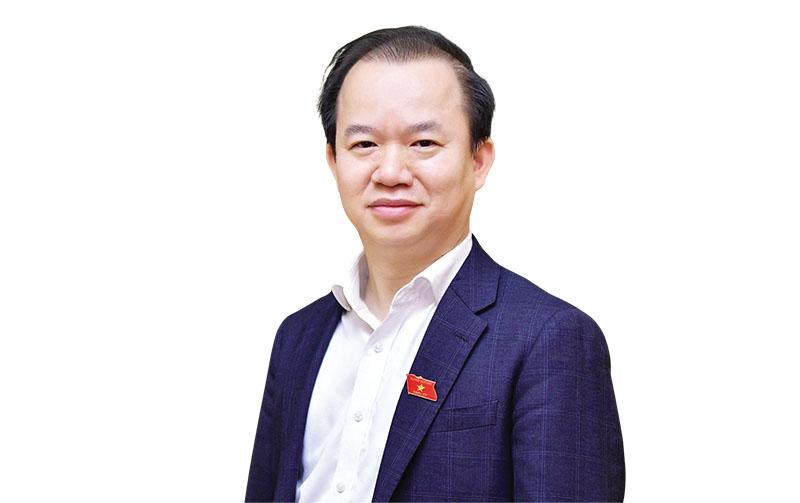 Phát triển văn hóa và con người ngang tầm với kinh tế, chính trị, xã hội