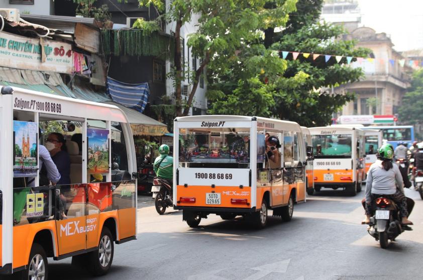 tphcm-doanh-nghiep-xe-dien-du-lich-duy-nhat-nguy-co-dap-chieu