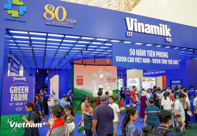 vinamilk-tong-doanh-thu-hop-nhat-quy-3-tien-sat-cot-moc-17000-ty-dong