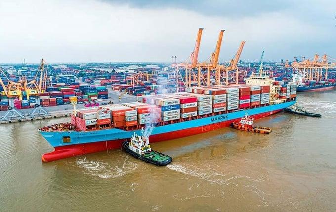 nua-dau-thang-10-xuat-nhap-khau-hang-hoa-giam-nhe