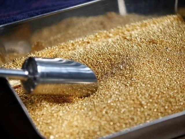 Giá vàng hôm nay 16/3: Đi ngang ở vùng giá cao