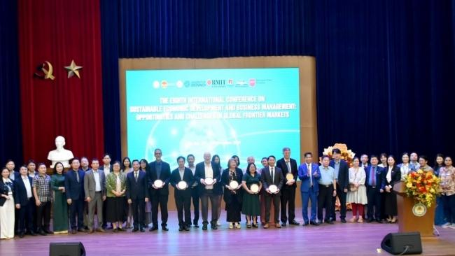 doanh-nghiep-tai-thi-truong-can-bien-can-nang-cao-nang-luc-quan-tri-doi-moi-mo-hinh-kinh-doanh