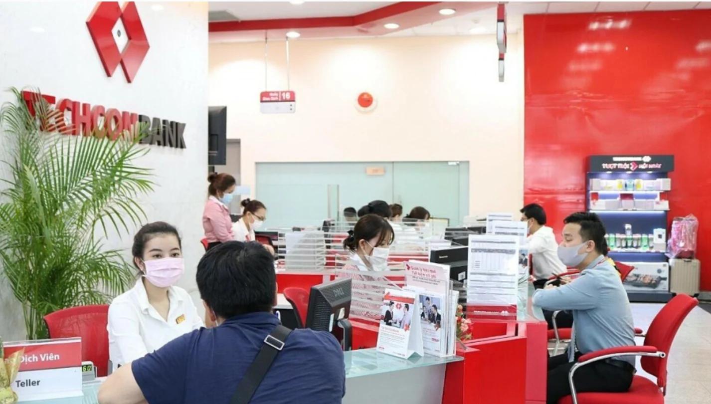 ong-lon-ngan-hang-rot-nghin-ty-tham-vong-chia-lai-thi-phan-bao-hiem